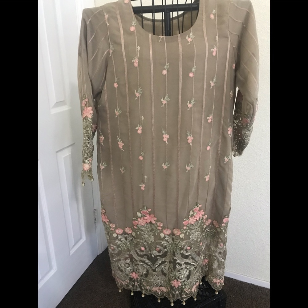 Pakistani Salwar Kameez